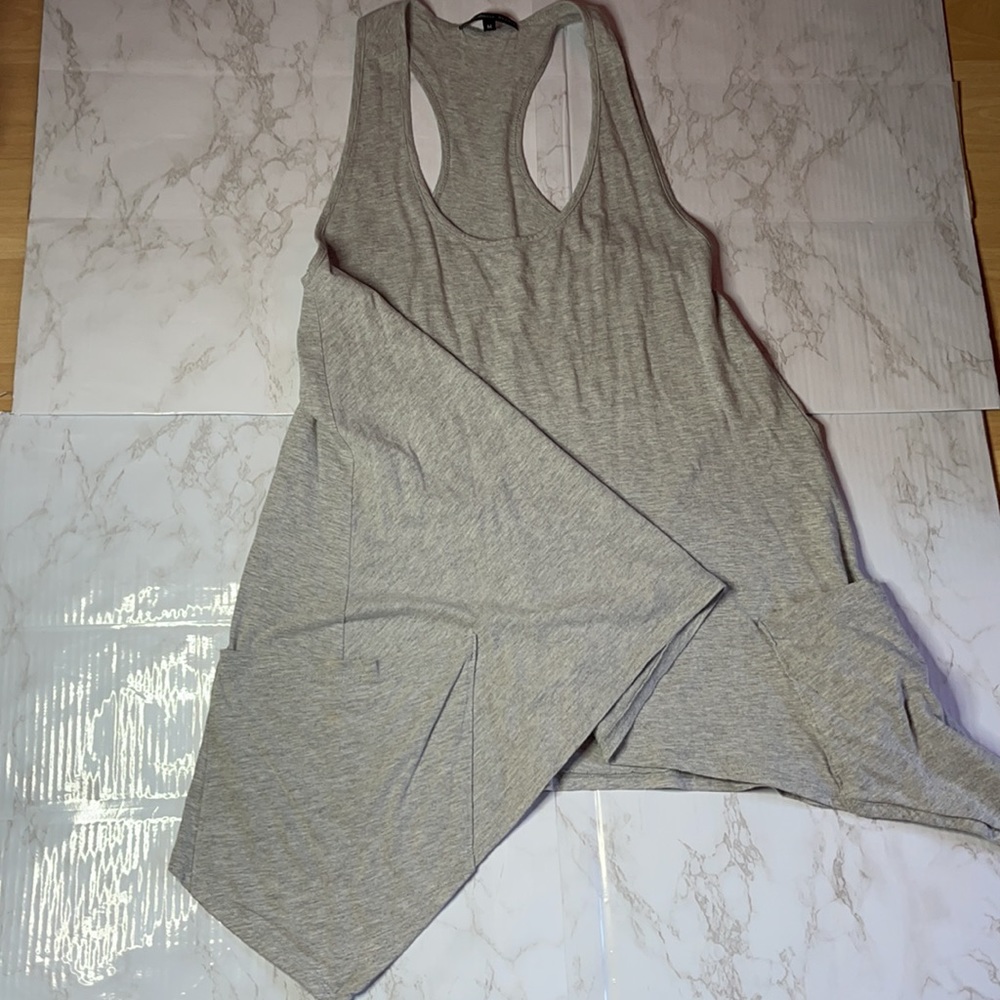 Lengthy Racerback Tank With Side Pockets - Picture 6 of 12